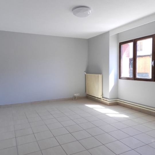   SARL PICOT IMMOBILIER -  : Maison / Villa | SAINT-LAURENT-DU-PONT (38380) | 104 m2 | 940 € 