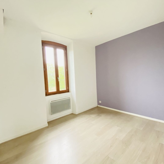   SARL PICOT IMMOBILIER -  : Building | SAINT-LAURENT-DU-PONT (38380) | 342 m2 | 249 000 € 