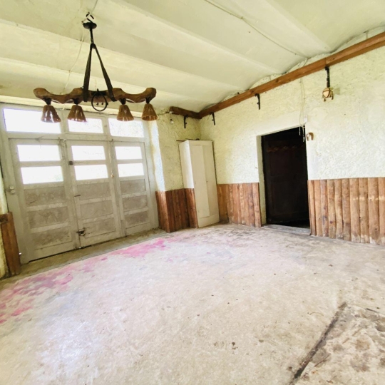   SARL PICOT IMMOBILIER -  : House | SAINT-LAURENT-DU-PONT (38380) | 195 m2 | 185 000 € 