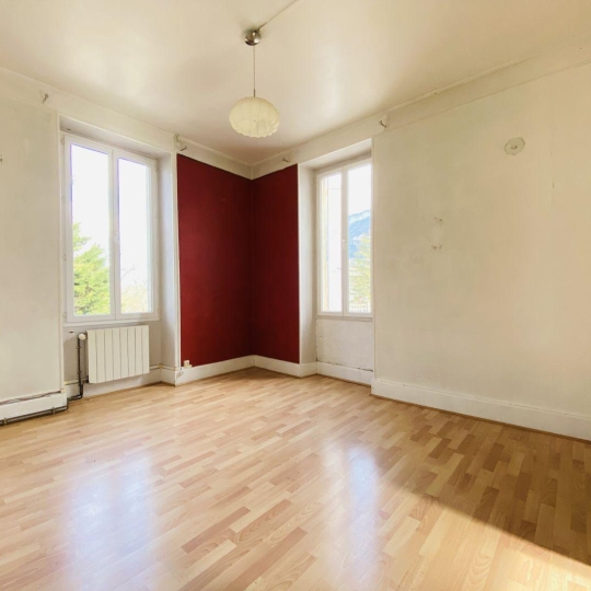   SARL PICOT IMMOBILIER -  : House | SAINT-LAURENT-DU-PONT (38380) | 195 m2 | 185 000 € 