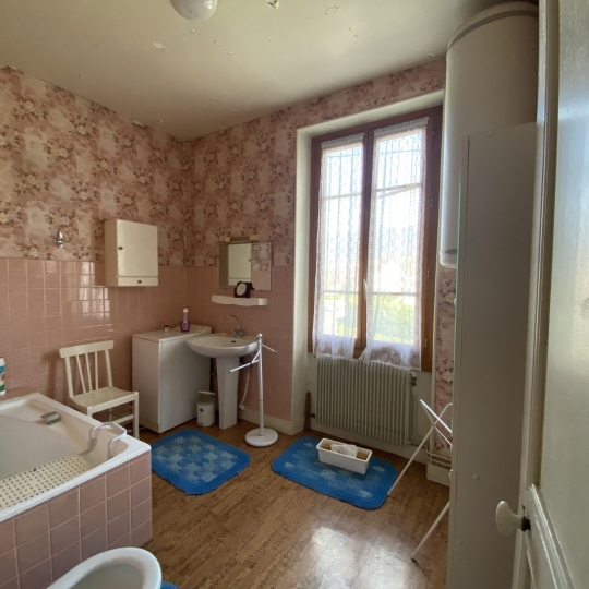   SARL PICOT IMMOBILIER -  : Maison / Villa | ENTRE-DEUX-GUIERS (38380) | 78 m2 | 180 000 € 