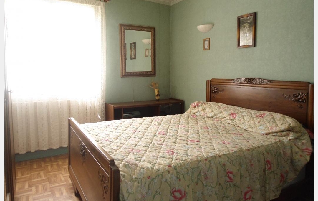  SARL PICOT IMMOBILIER -  : Maison / Villa | ENTRE-DEUX-GUIERS (38380) | 100 m2 | 169 000 € 