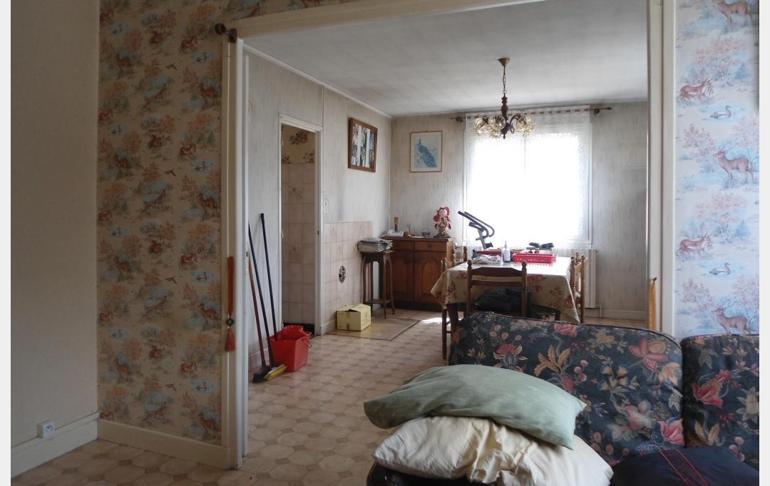  SARL PICOT IMMOBILIER -  : Maison / Villa | ENTRE-DEUX-GUIERS (38380) | 100 m2 | 169 000 € 