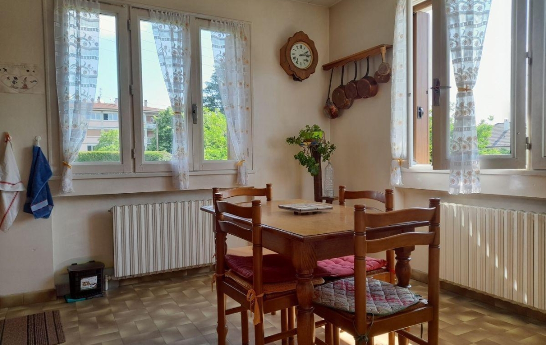  SARL PICOT IMMOBILIER -  : Maison / Villa | VOIRON (38500) | 115 m2 | 282 000 € 
