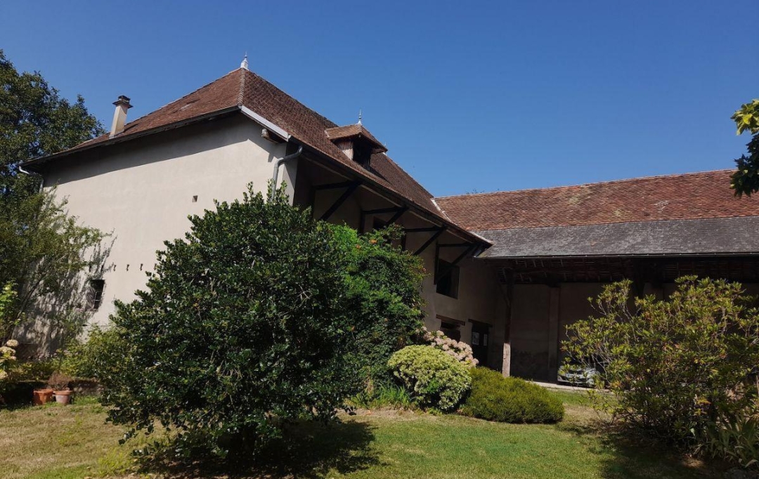  SARL PICOT IMMOBILIER -  : Domaines / Propriétés | SAINT-ALBIN-DE-VAULSERRE (38480) | 250 m2 | 463 000 € 