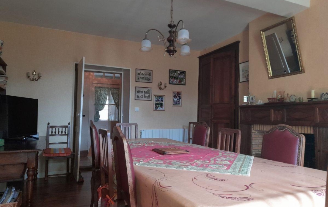  SARL PICOT IMMOBILIER -  : Domaines / Propriétés | SAINT-ALBIN-DE-VAULSERRE (38480) | 250 m2 | 463 000 € 