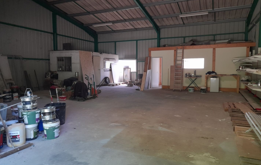  SARL PICOT IMMOBILIER -  : Autres | SAINT-GEOIRE-EN-VALDAINE (38620) | 200 m2 | 127 000 € 