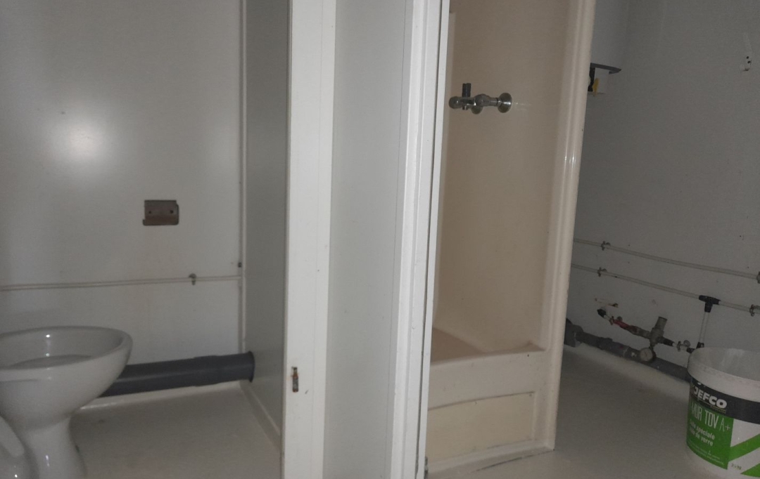  SARL PICOT IMMOBILIER -  : Autres | SAINT-GEOIRE-EN-VALDAINE (38620) | 200 m2 | 127 000 € 