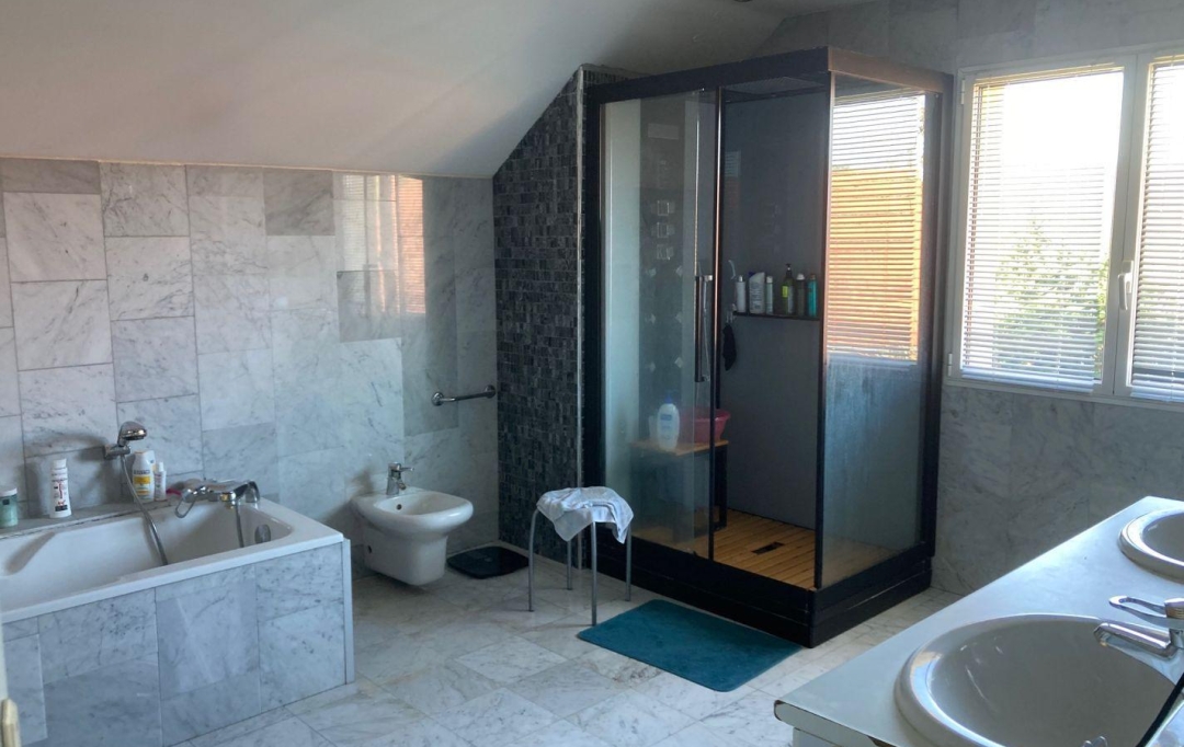  SARL PICOT IMMOBILIER -  : Maison / Villa | SAINT-BERON (73520) | 170 m2 | 335 000 € 
