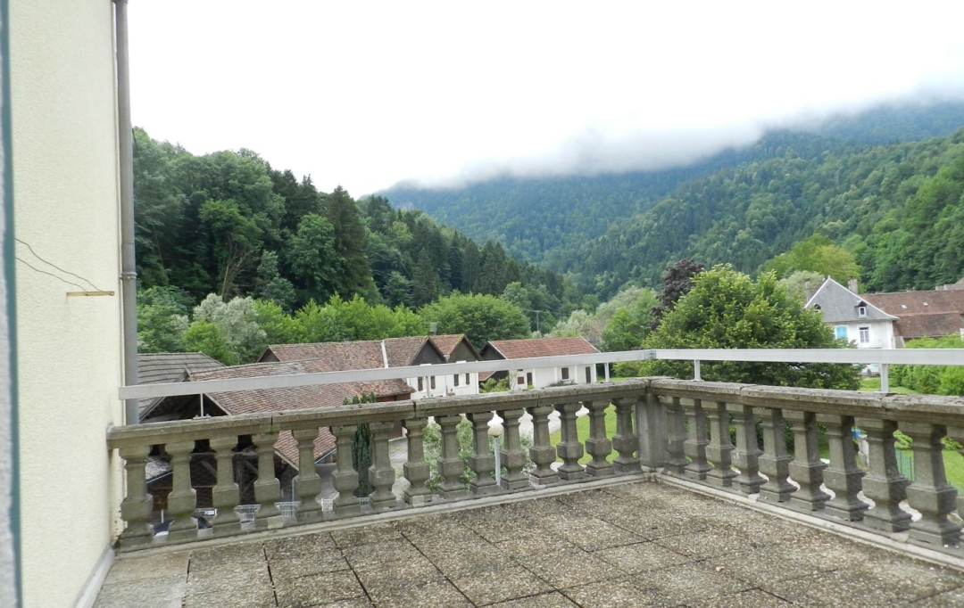  SARL PICOT IMMOBILIER -  La Petite Agence  : Appartement | SAINT-LAURENT-DU-PONT (38380) | 55 m2 | 743 € 