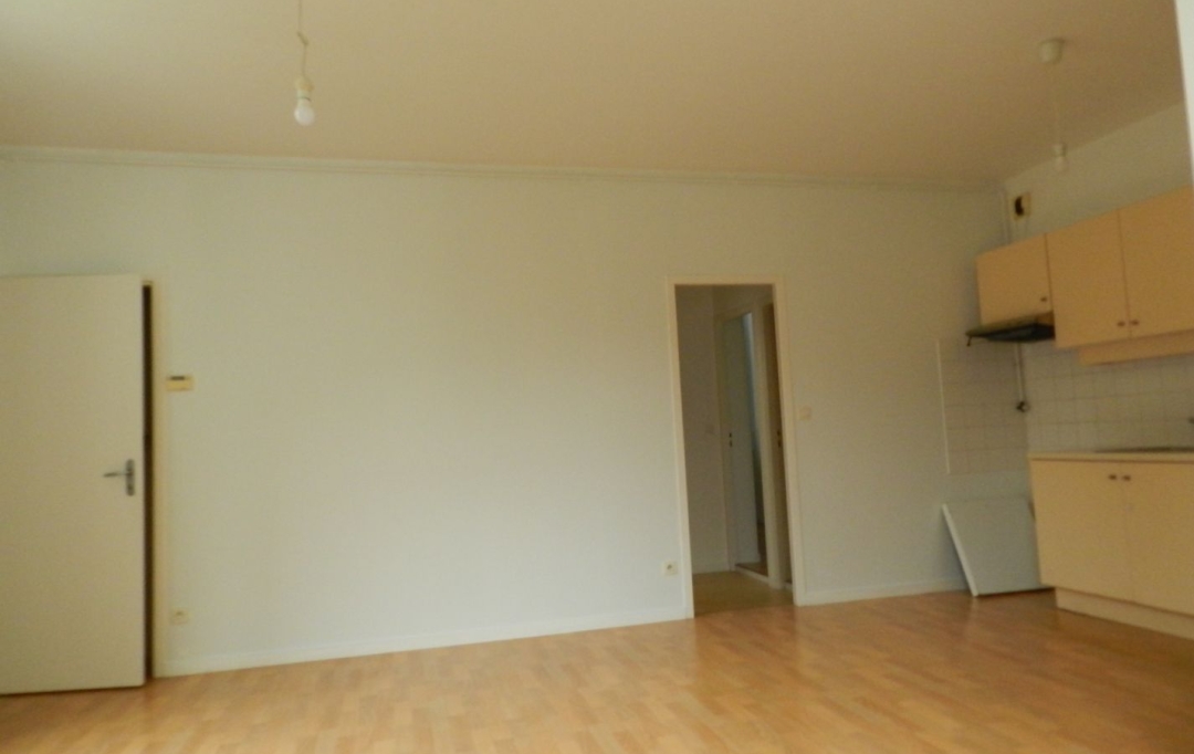  SARL PICOT IMMOBILIER -  La Petite Agence  : Appartement | SAINT-LAURENT-DU-PONT (38380) | 55 m2 | 743 € 