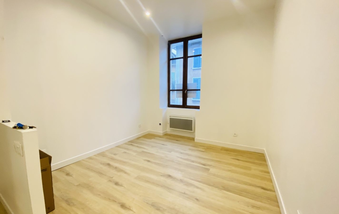  SARL PICOT IMMOBILIER -  : Apartment | SAINT-LAURENT-DU-PONT (38380) | 24 m2 | 430 € 