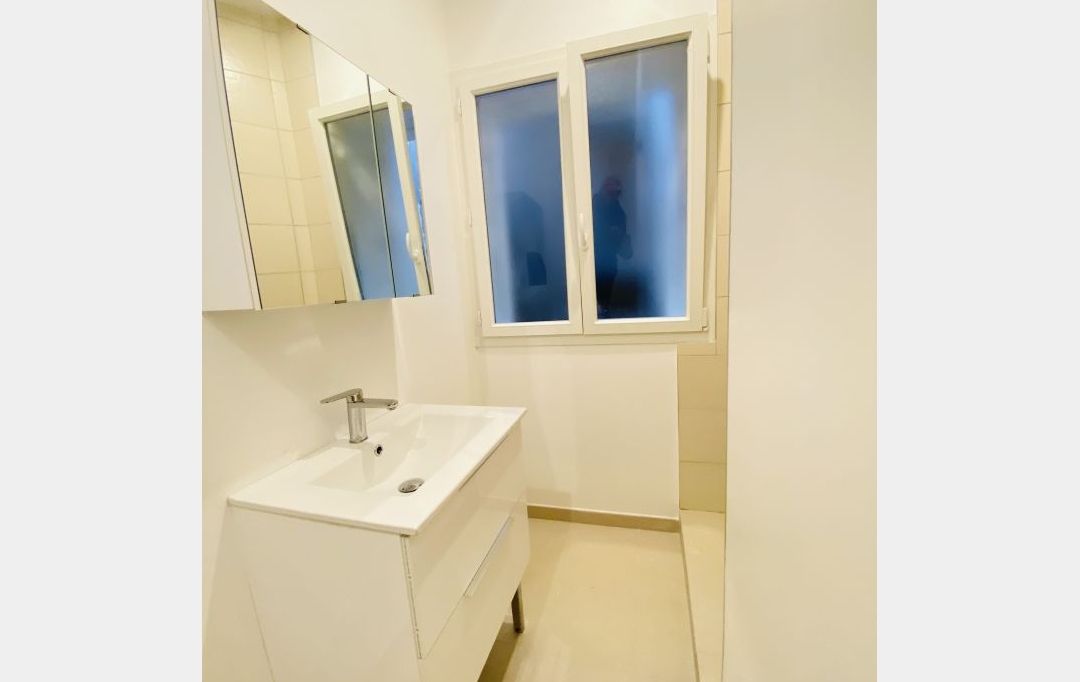  SARL PICOT IMMOBILIER -  : Apartment | SAINT-LAURENT-DU-PONT (38380) | 24 m2 | 430 € 