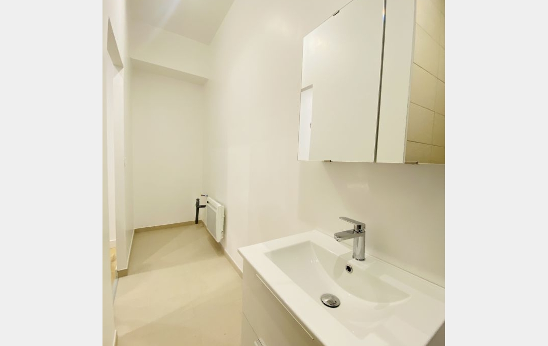  SARL PICOT IMMOBILIER -  : Apartment | SAINT-LAURENT-DU-PONT (38380) | 24 m2 | 430 € 