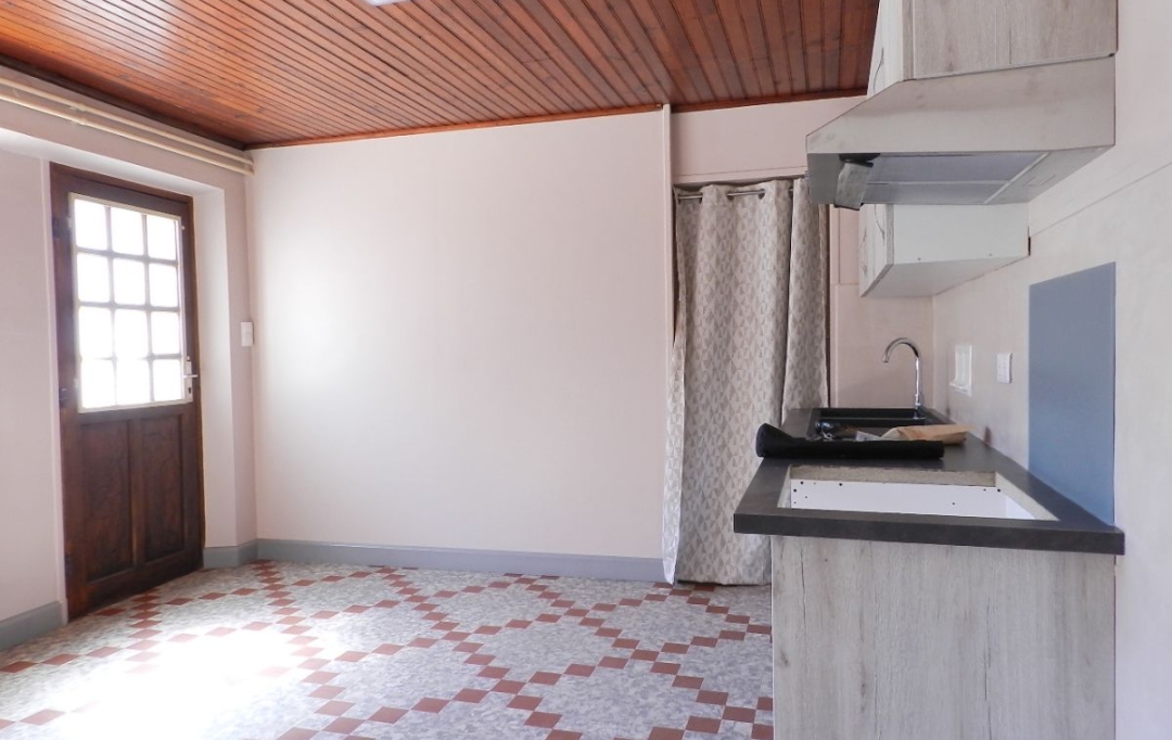  SARL PICOT IMMOBILIER -  : Maison / Villa | SAINT-LAURENT-DU-PONT (38380) | 104 m2 | 940 € 