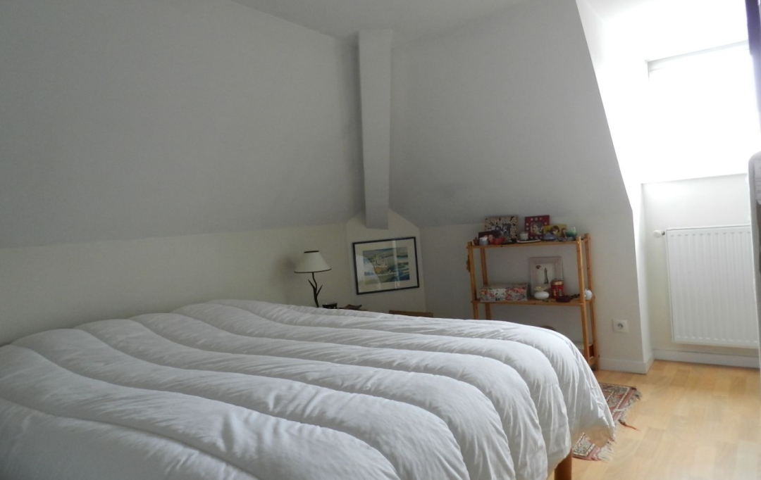  SARL PICOT IMMOBILIER -  : Appartement | SAINT-LAURENT-DU-PONT (38380) | 77 m2 | 856 € 