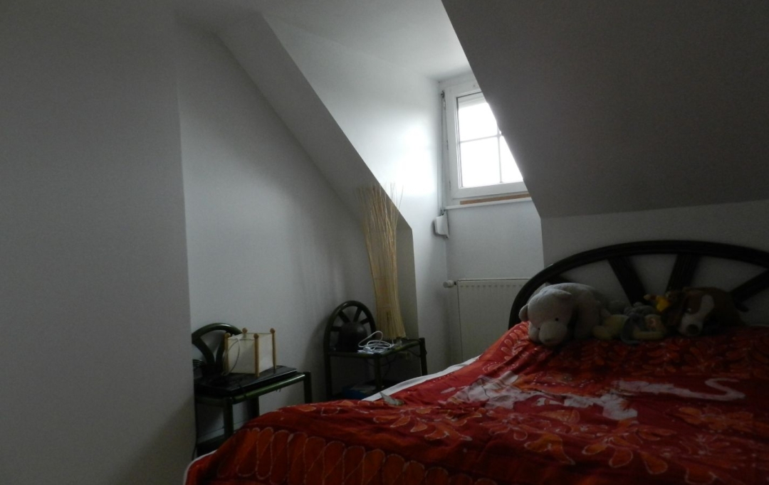  SARL PICOT IMMOBILIER -  : Appartement | SAINT-LAURENT-DU-PONT (38380) | 77 m2 | 856 € 
