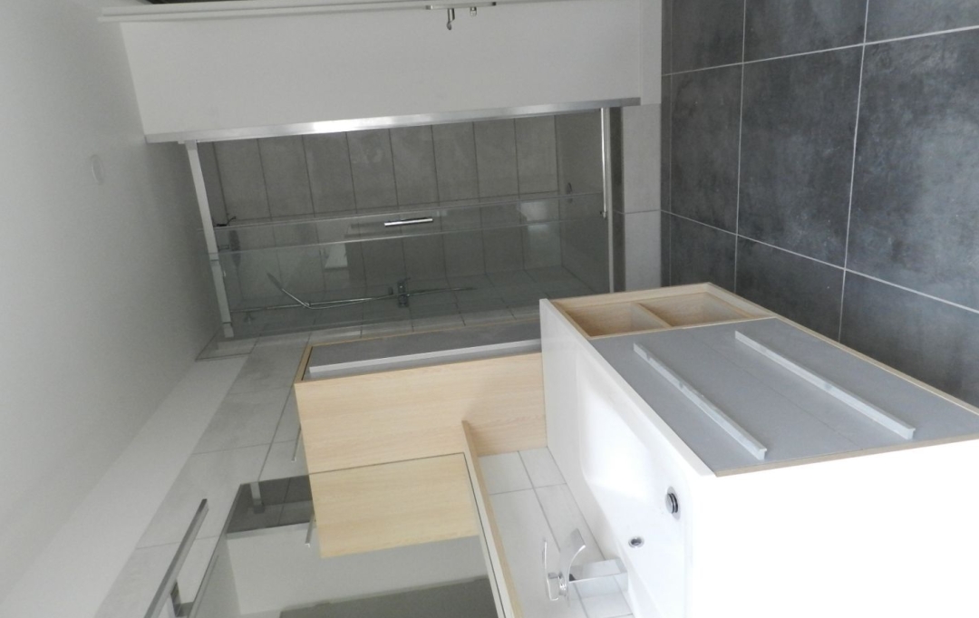  SARL PICOT IMMOBILIER -  : Appartement | SAINT-LAURENT-DU-PONT (38380) | 66 m2 | 690 € 