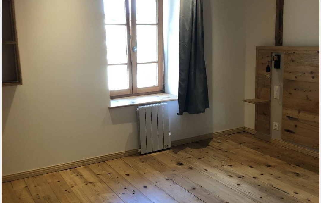  SARL PICOT IMMOBILIER -  : Appartement | SAINT-LAURENT-DU-PONT (38380) | 107 m2 | 855 € 