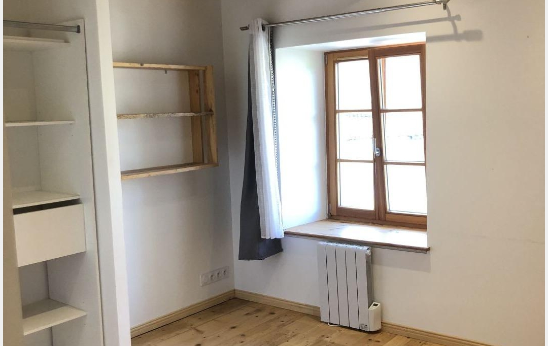  SARL PICOT IMMOBILIER -  : Appartement | SAINT-LAURENT-DU-PONT (38380) | 107 m2 | 855 € 