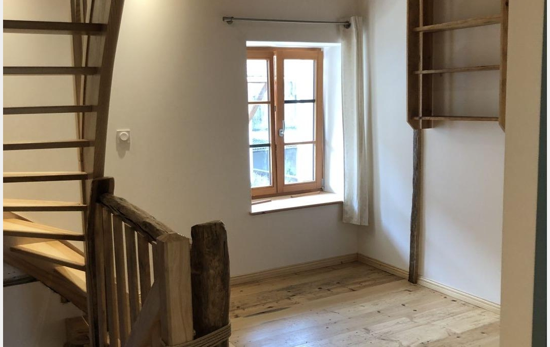  SARL PICOT IMMOBILIER -  : Appartement | SAINT-LAURENT-DU-PONT (38380) | 107 m2 | 855 € 