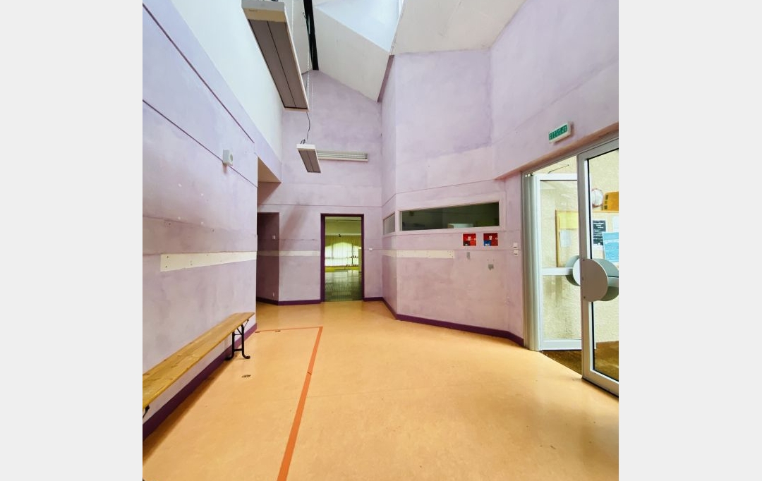 SARL PICOT IMMOBILIER -  : Building | SAINT-LAURENT-DU-PONT (38380) | 342 m2 | 249 000 € 