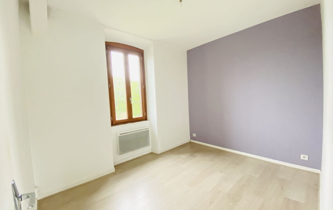  SARL PICOT IMMOBILIER -  : Building | SAINT-LAURENT-DU-PONT (38380) | 342 m2 | 249 000 € 