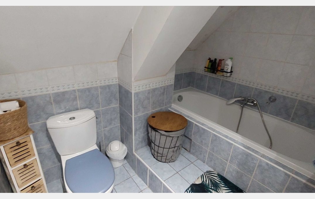  SARL PICOT IMMOBILIER -  : Appartement | SAINT-LAURENT-DU-PONT (38380) | 53 m2 | 69 000 € 