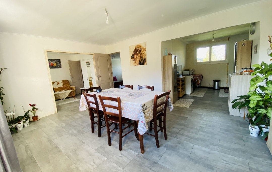  SARL PICOT IMMOBILIER -  : Maison / Villa | SAINT-LAURENT-DU-PONT (38380) | 83 m2 | 220 000 € 