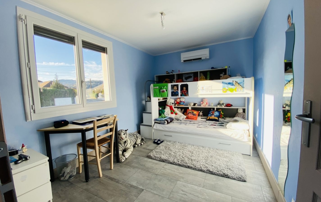  SARL PICOT IMMOBILIER -  : Maison / Villa | SAINT-LAURENT-DU-PONT (38380) | 83 m2 | 220 000 € 