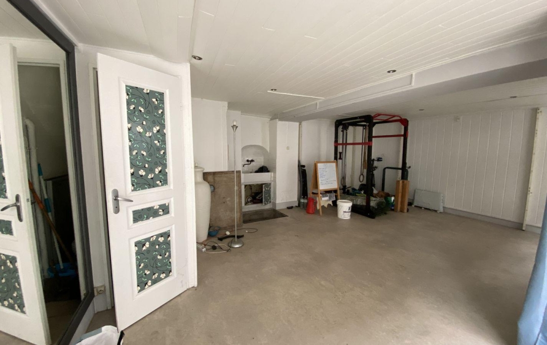 SARL PICOT IMMOBILIER -  : Office | SAINT-LAURENT-DU-PONT (38380) | 32 m2 | 49 000 € 