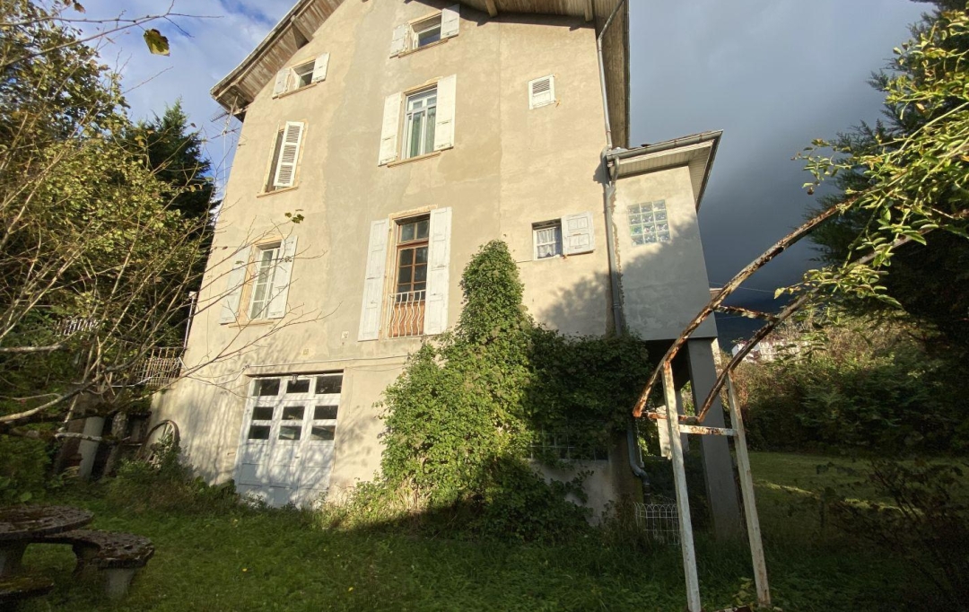  SARL PICOT IMMOBILIER -  : House | SAINT-LAURENT-DU-PONT (38380) | 195 m2 | 185 000 € 