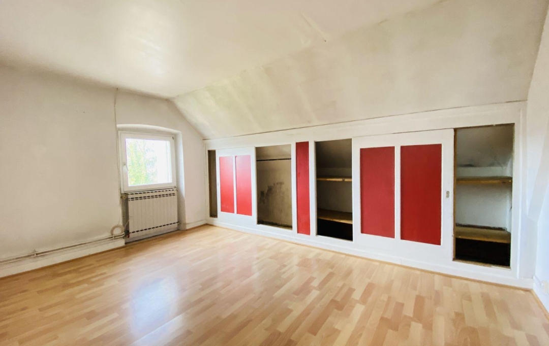  SARL PICOT IMMOBILIER -  : House | SAINT-LAURENT-DU-PONT (38380) | 195 m2 | 185 000 € 