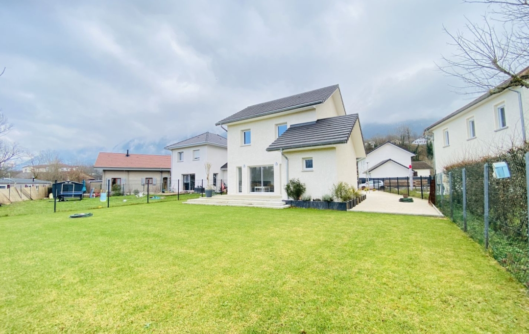  SARL PICOT IMMOBILIER -  : House | SAINT-LAURENT-DU-PONT (38380) | 103 m2 | 365 000 € 