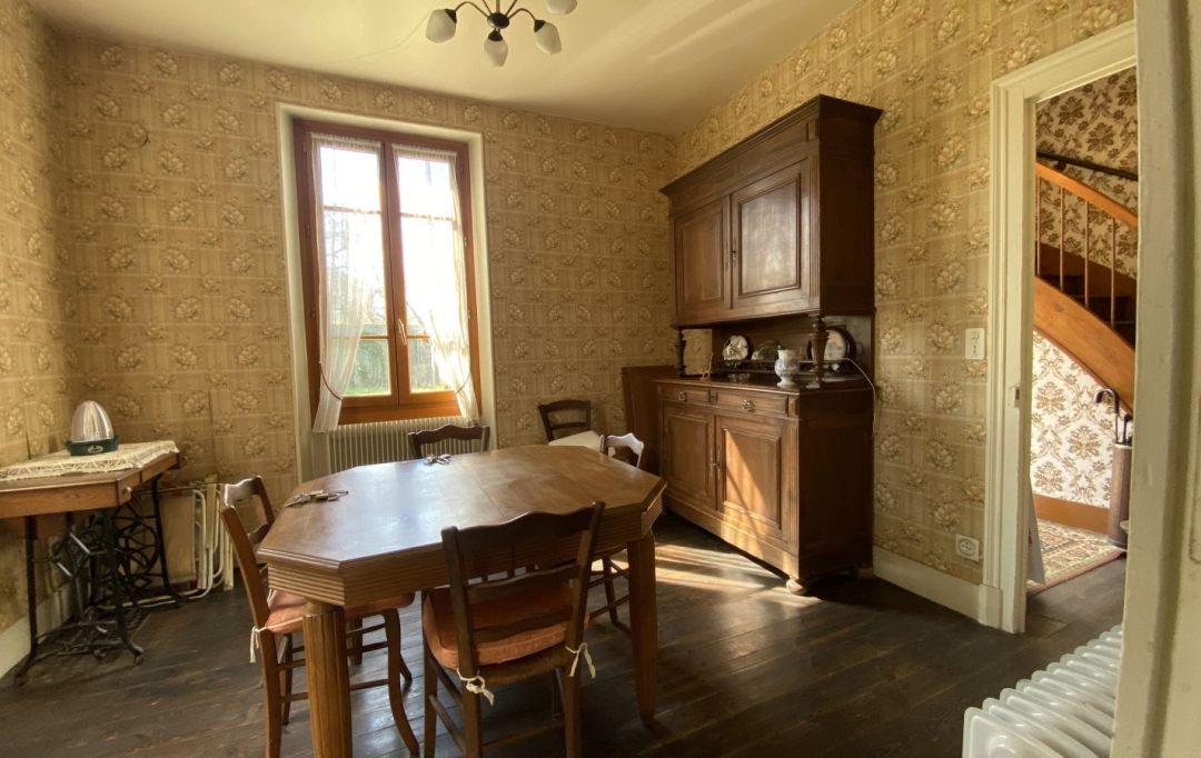  SARL PICOT IMMOBILIER -  : Maison / Villa | ENTRE-DEUX-GUIERS (38380) | 78 m2 | 180 000 € 