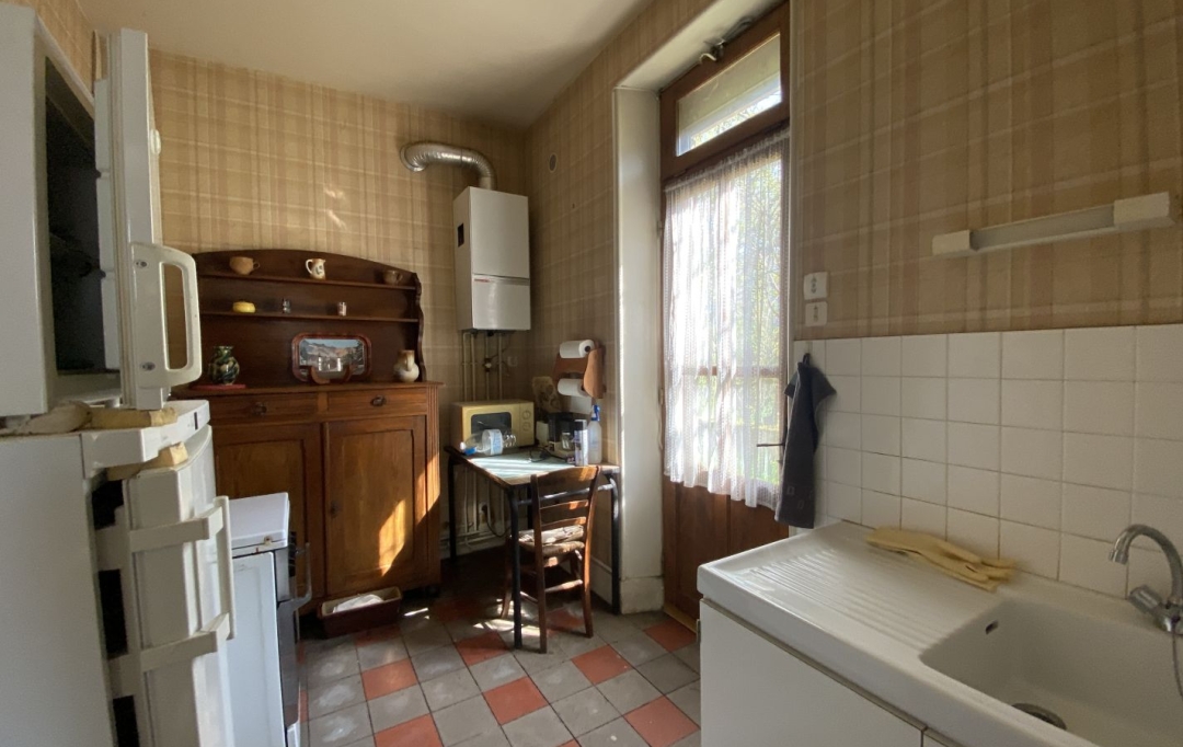 SARL PICOT IMMOBILIER -  : Maison / Villa | ENTRE-DEUX-GUIERS (38380) | 78 m2 | 180 000 € 
