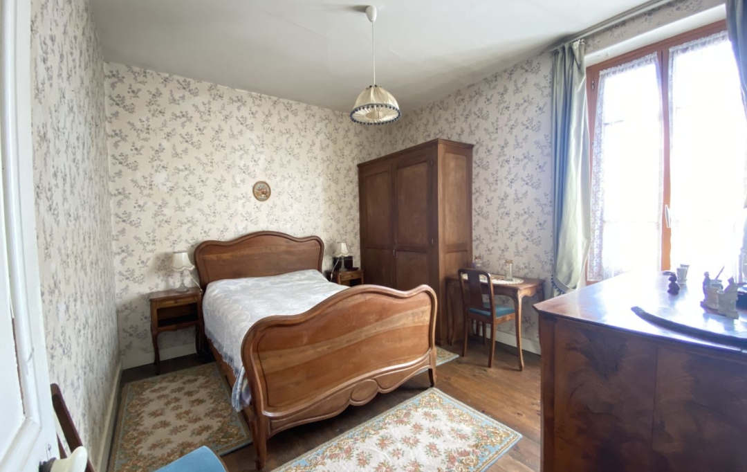  SARL PICOT IMMOBILIER -  : Maison / Villa | ENTRE-DEUX-GUIERS (38380) | 78 m2 | 180 000 € 