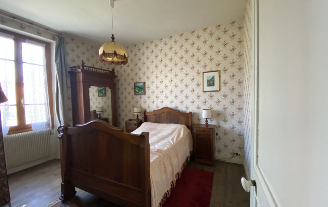  SARL PICOT IMMOBILIER -  : Maison / Villa | ENTRE-DEUX-GUIERS (38380) | 78 m2 | 180 000 € 