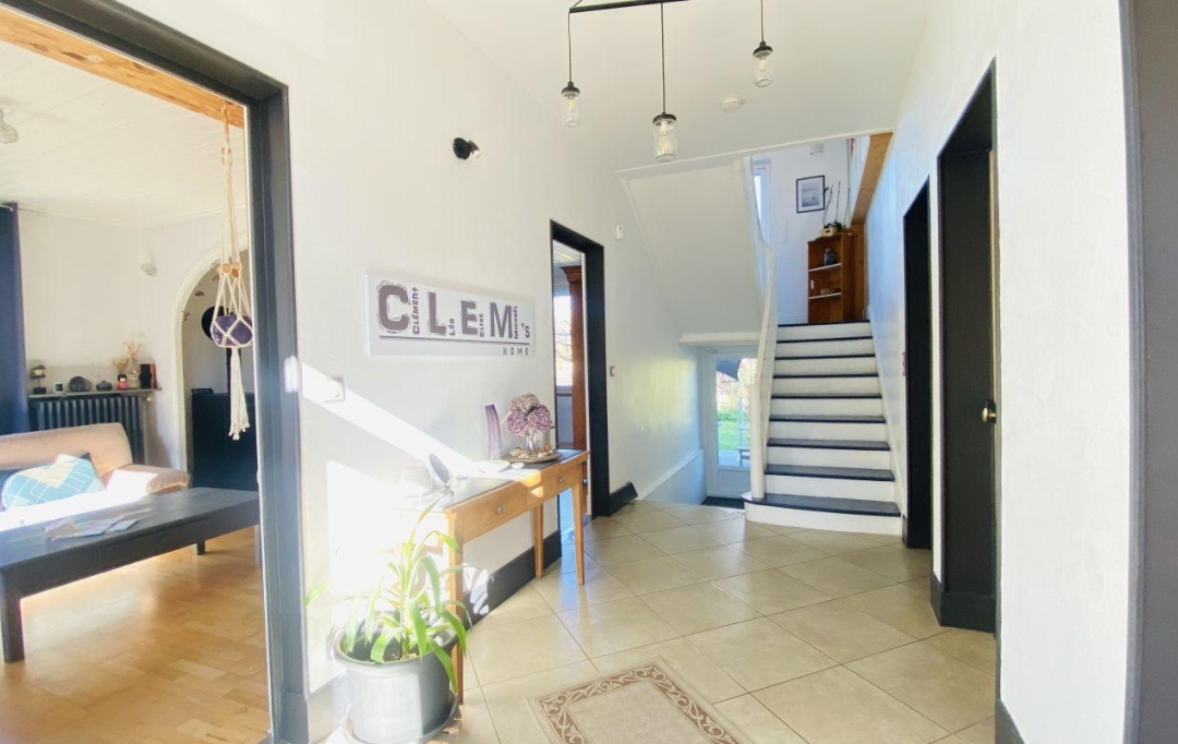  SARL PICOT IMMOBILIER -  : House | LES ECHELLES (73360) | 185 m2 | 370 000 € 