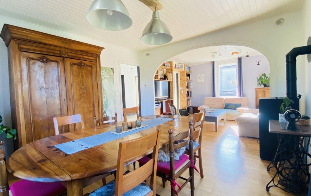  SARL PICOT IMMOBILIER -  : House | LES ECHELLES (73360) | 185 m2 | 370 000 € 