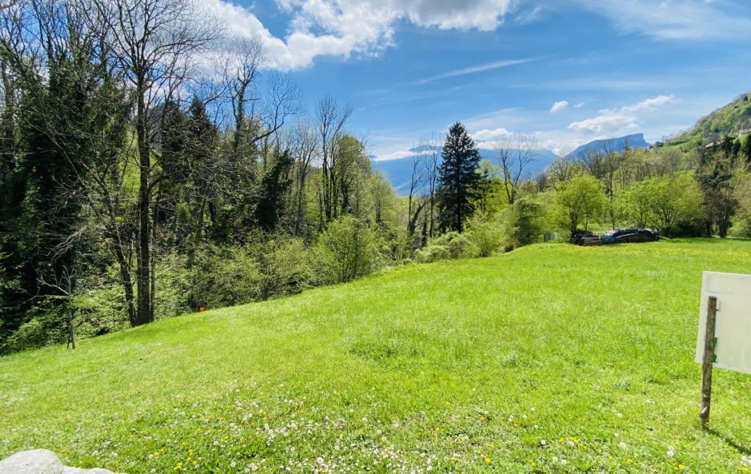  SARL PICOT IMMOBILIER -  : Ground | POMMIERS-LA-PLACETTE (38340) | 0 m2 | 195 000 € 